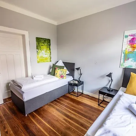 Doppelhaushaelfte Zentrumsnah Appartement *